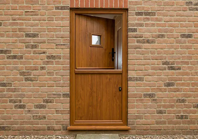 Solidor stable door